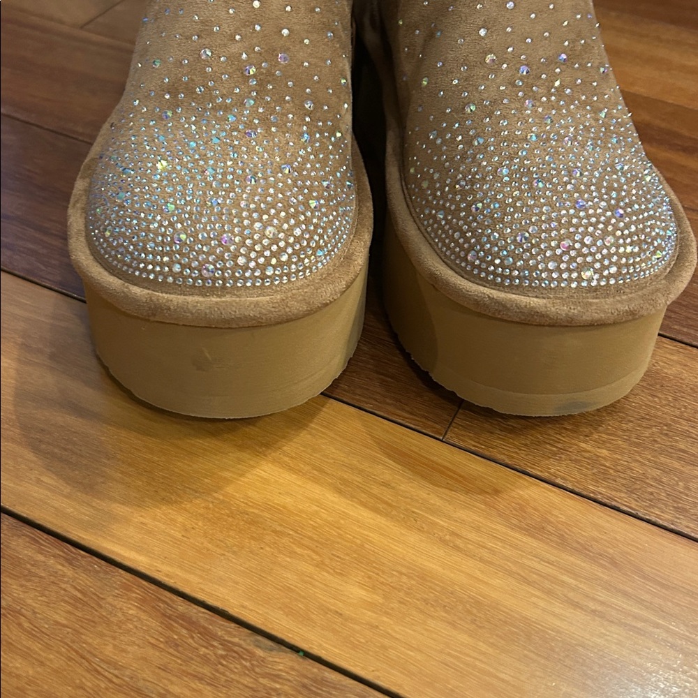 Brand New Women's Tan Suede bling Platform Boots - Picture 6 of 7